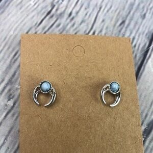 5/$25 Boho silver tone blue horn bead dainty delicate earrings